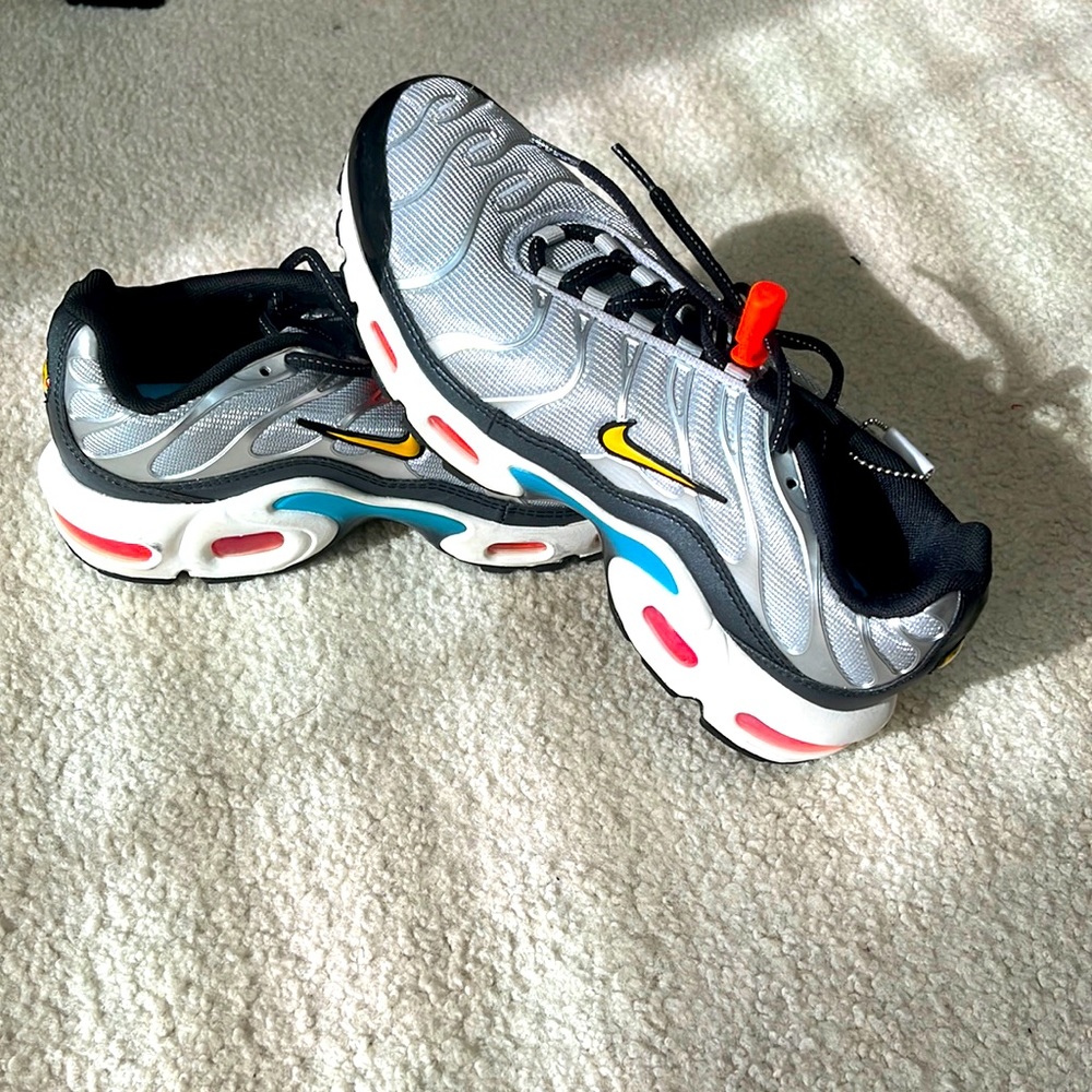 Nike Airmax womens 8.5/7Y